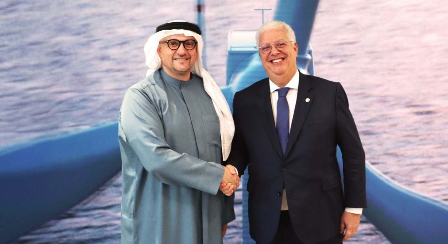 El consejero delegado de Masdar, Mohamed Jameeel Al Ramahi, con el ministro portugués, Pedro Reis