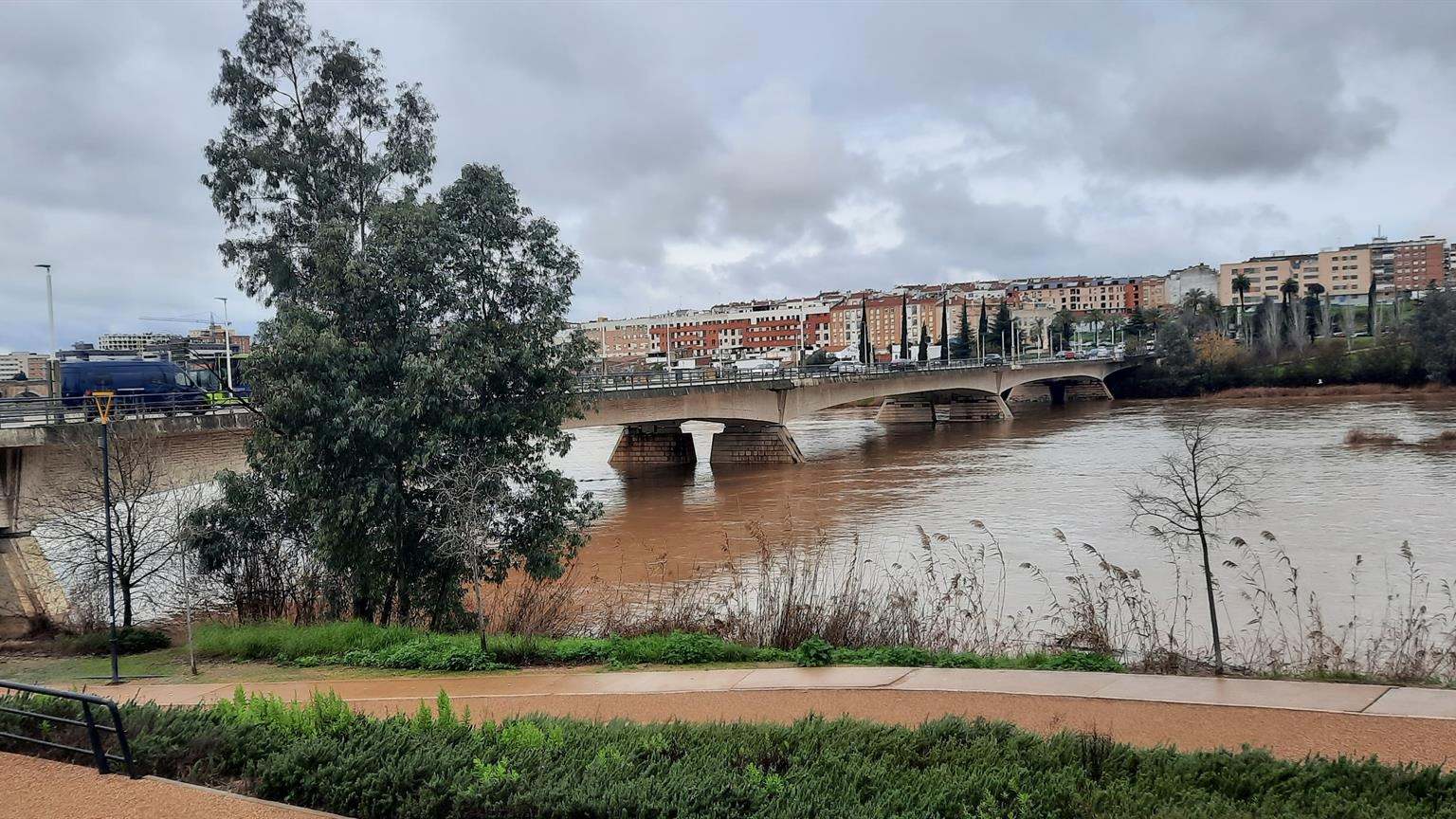 Río Guadiana a su paso por Badajoz