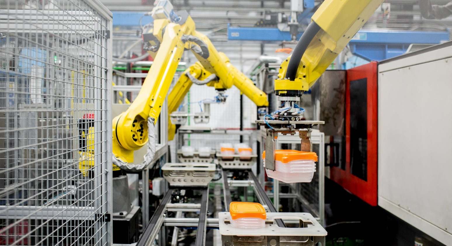 Una fábrica de una empresa de plástico valenciana.