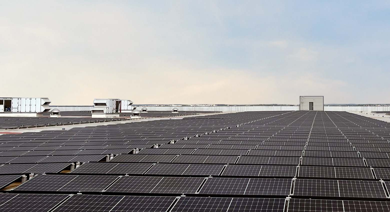 Placas fotovoltaicas instaladas por Amazon en Andalucía.