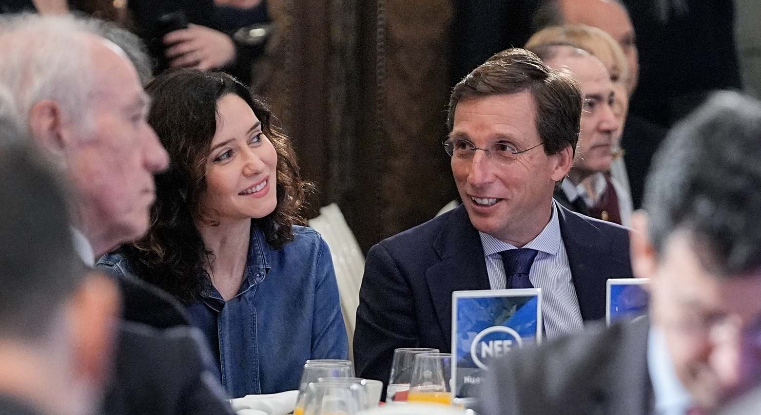 El alcalde de Madrid, José Luis Martínez-Almeida, en un desayuno informativo con la presidenta regional, Isabel Díaz Ayuso