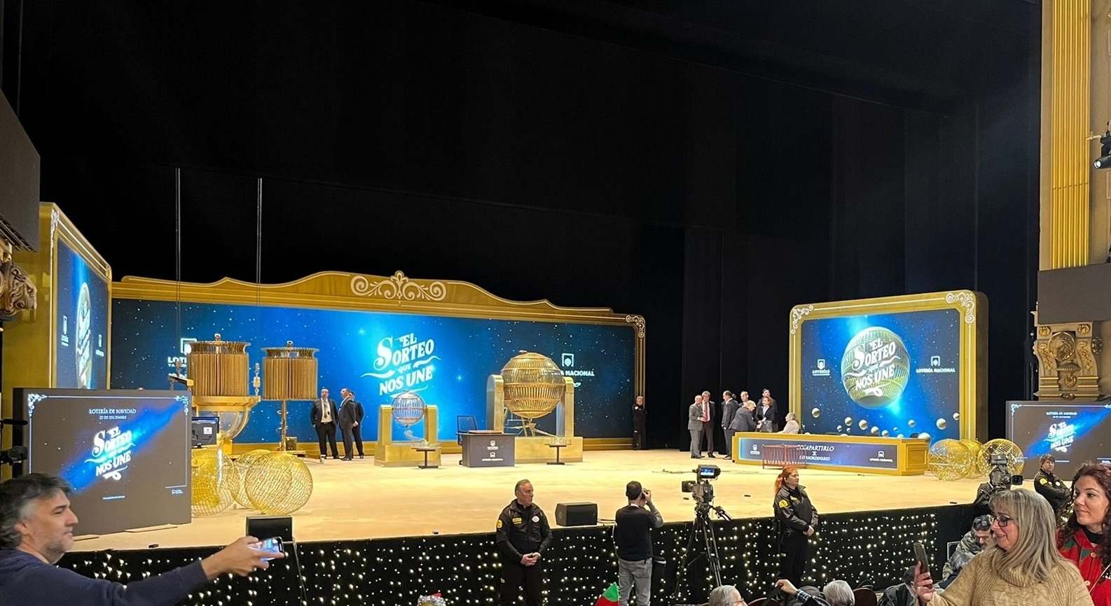 Teatro Real durante la celebración del sorteo de la Lotería de Navidad. / EP