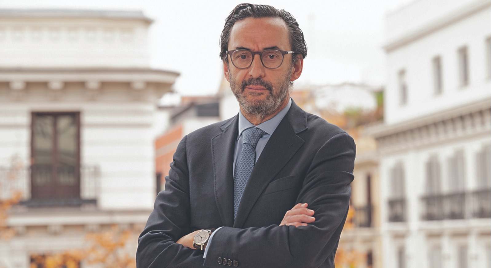 Hombre en traje