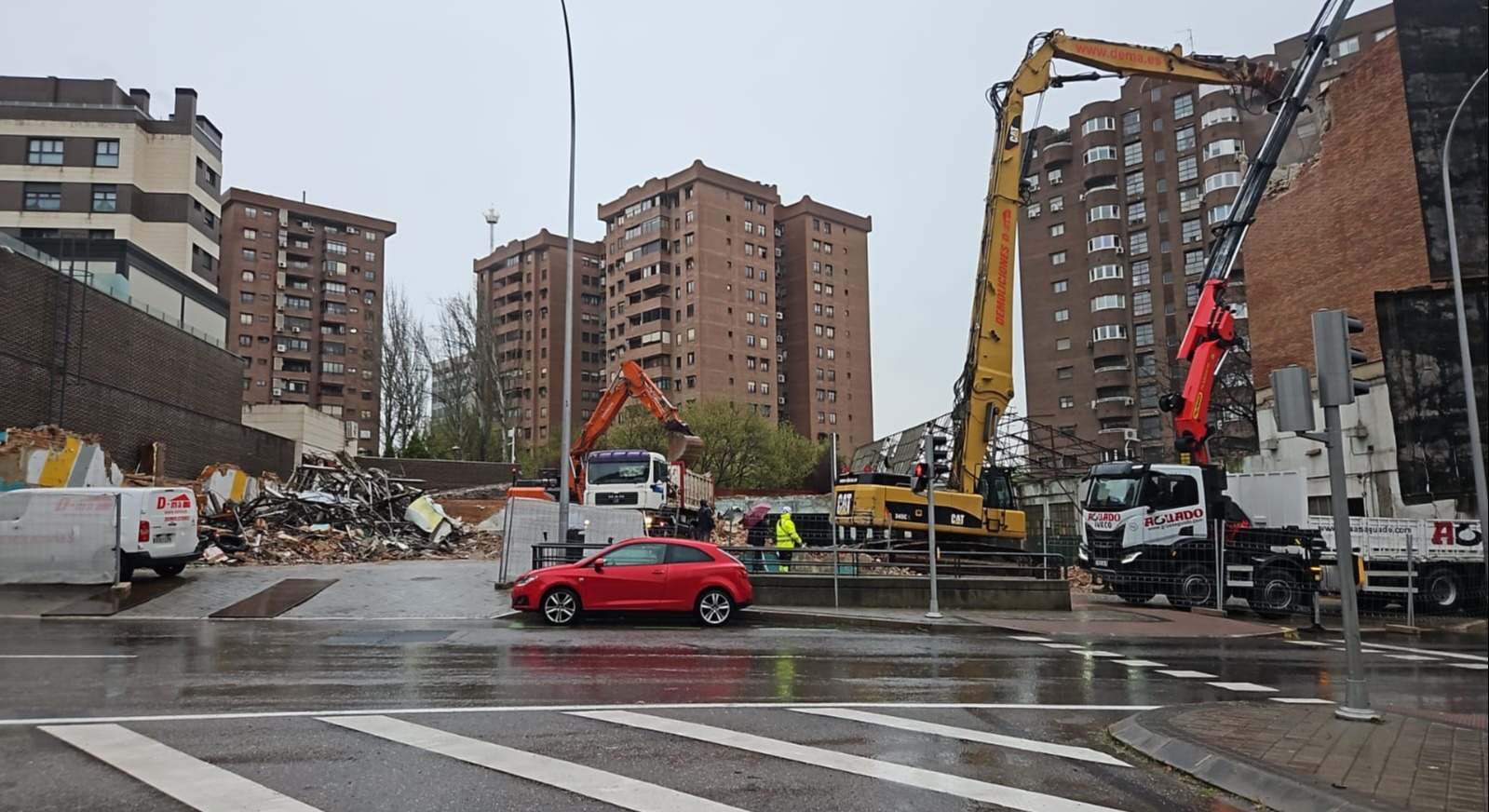 Proceso de demolición en los solares ubicados en distrito Retiro, en Madrid