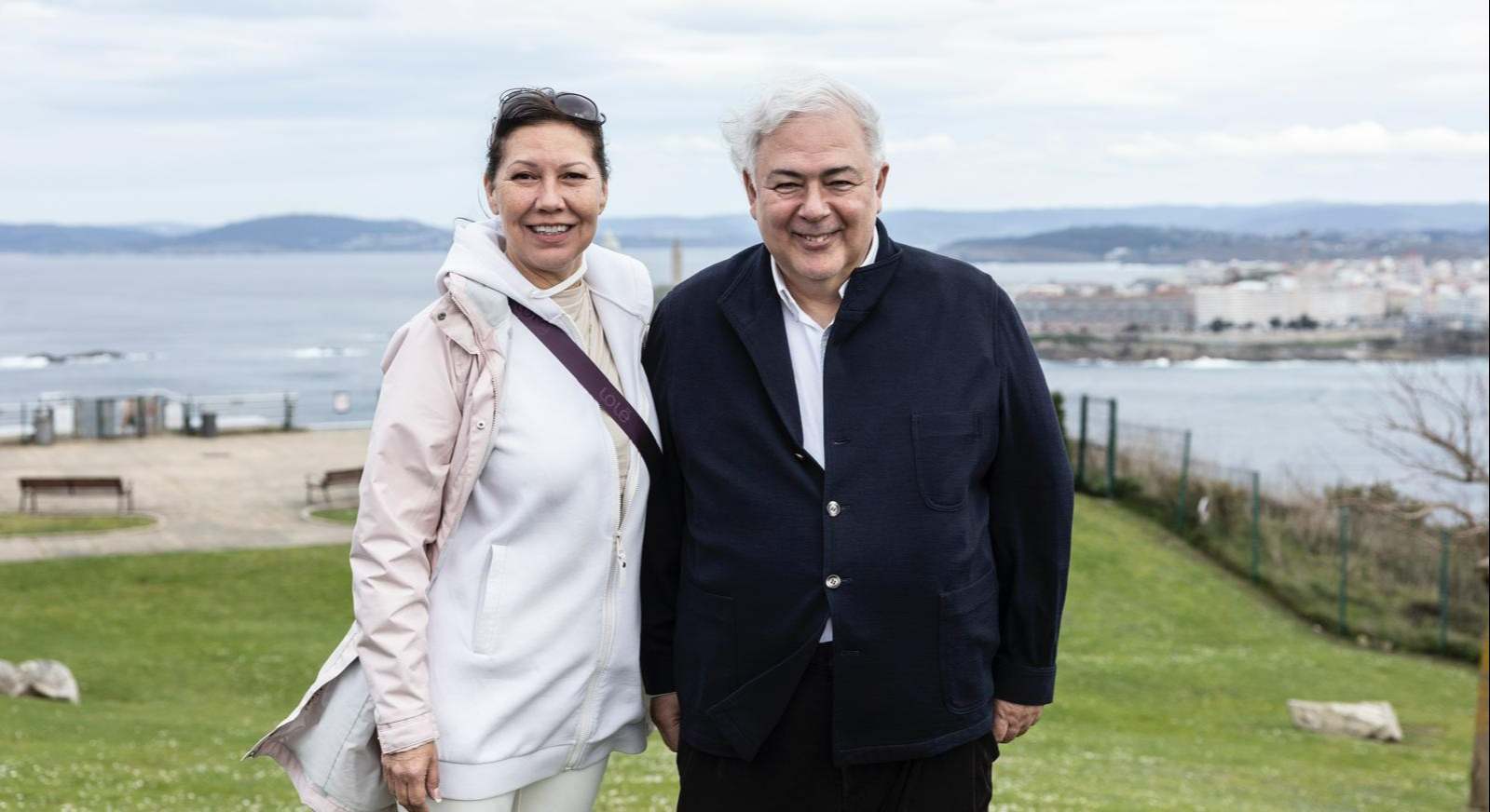 Dolleen Logan, jefa de la Primera Nación Lheidli Tenneh y Luis de Valdivia, Presidente de Ecoener en Galicia