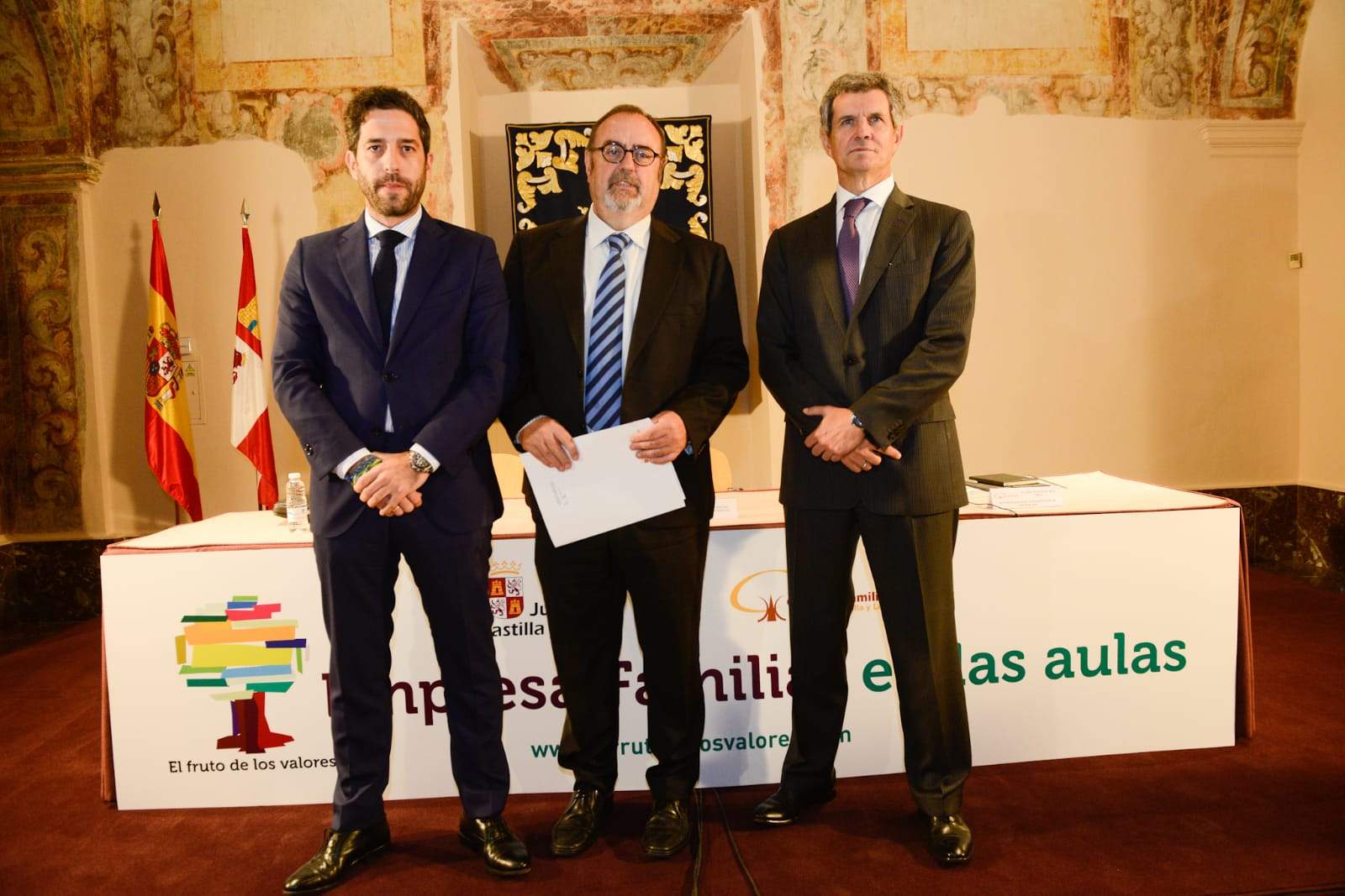 empresafamiliaraulas.JPG