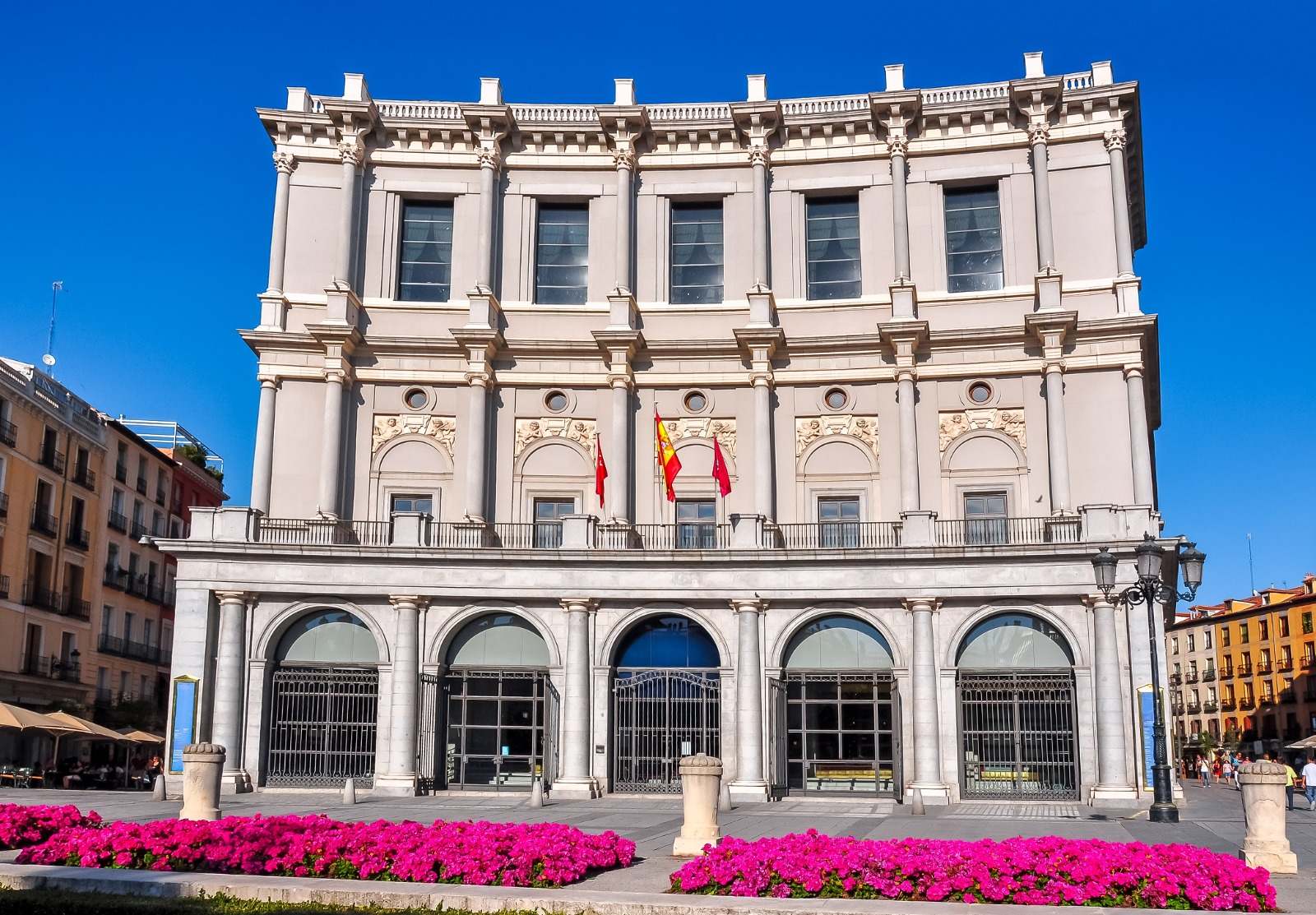 Fachadadelteatroreal.jpg
