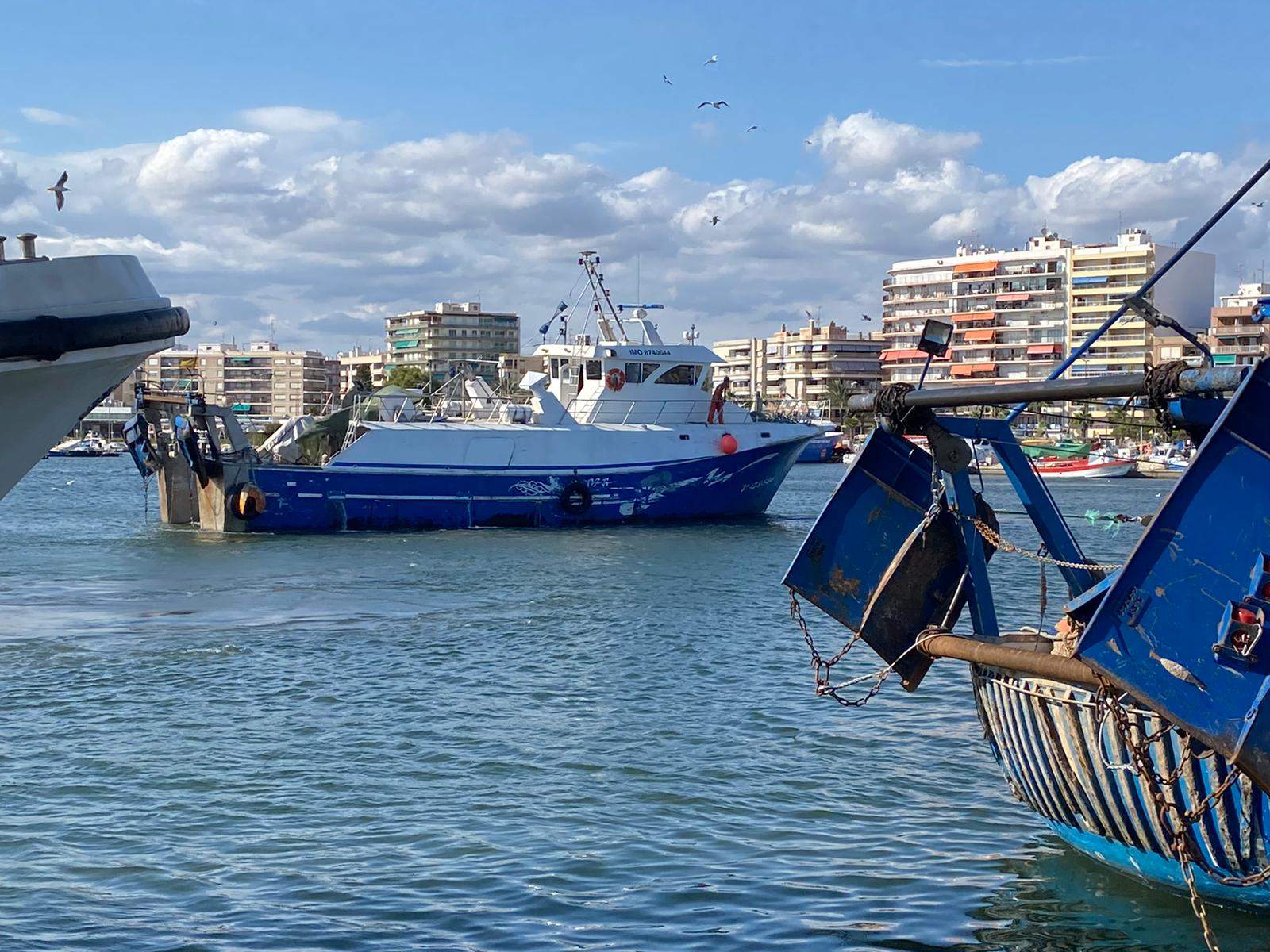 La-Garrucha_Barco-pesquero_Santa-Pola.jpeg