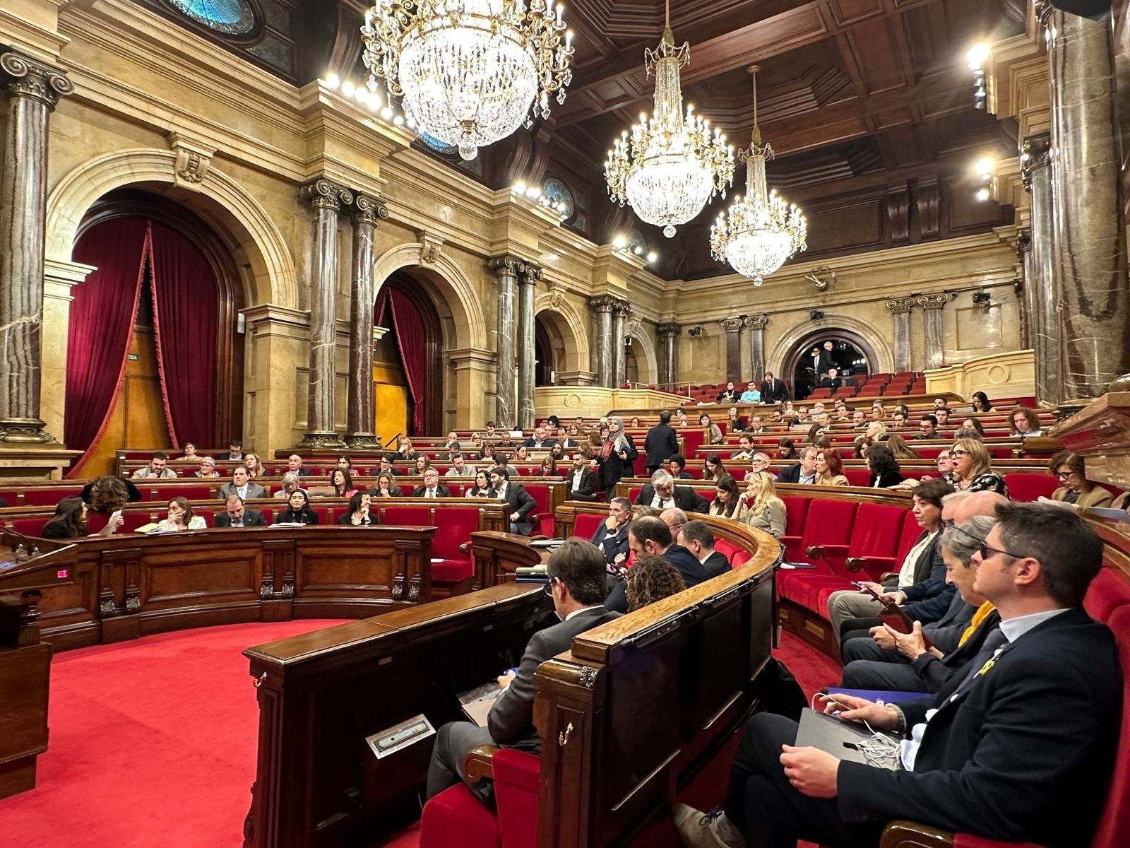 Pleno del Parlament de Cataluña. EE