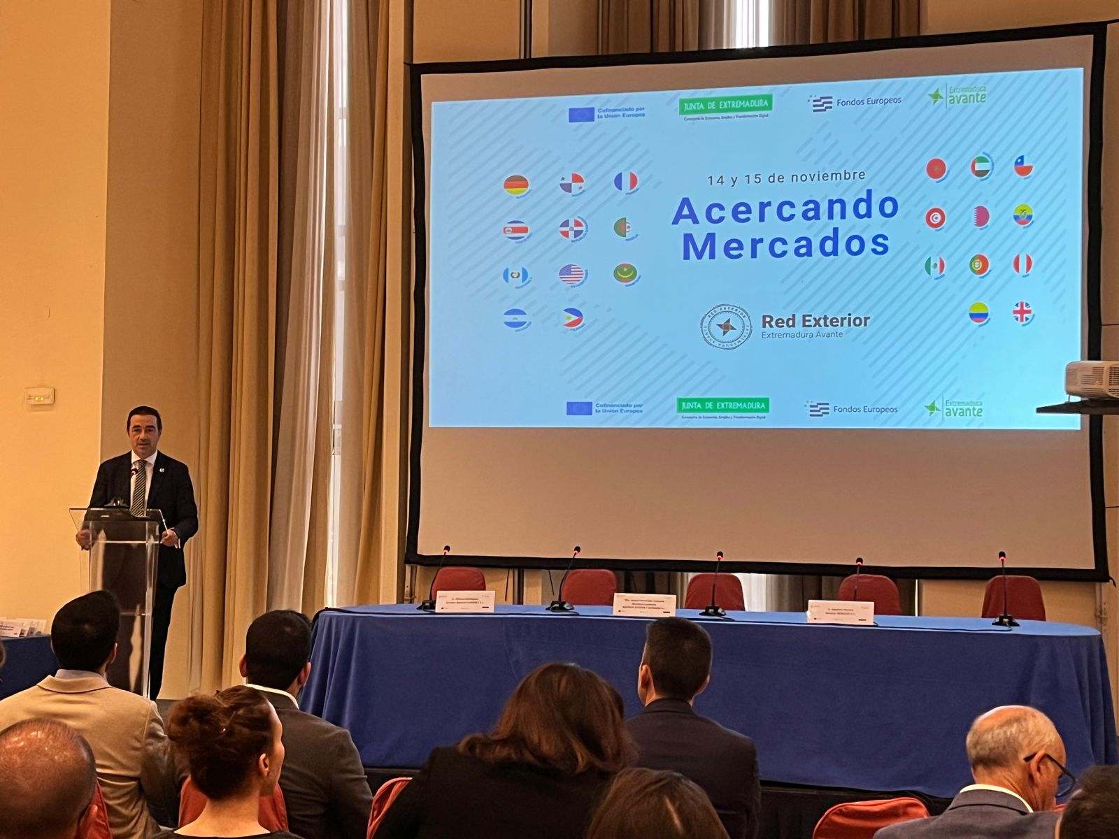 jornada empresarial Acercando Mercados celebrada en Mérida