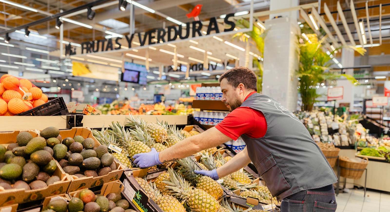 Alcampo realiza compras directas a 1.150 productores locales.
