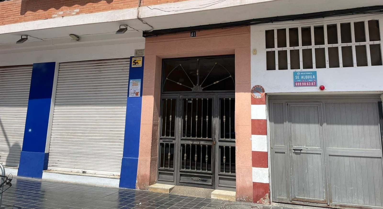 Portal donde vivía la anciana.