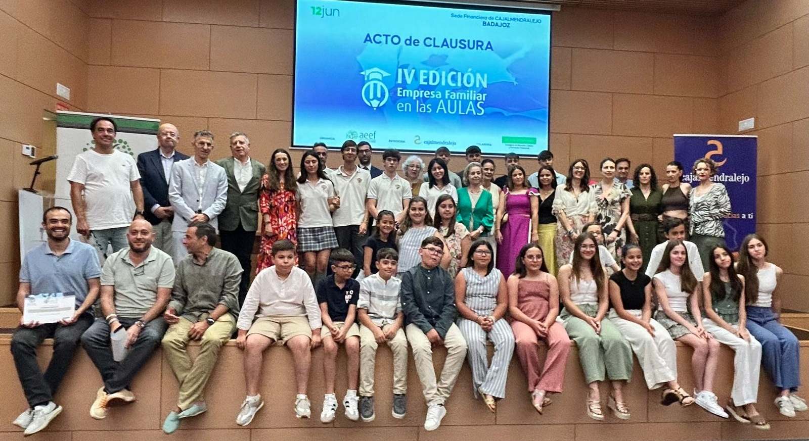 Alumnos en el acto de clausura