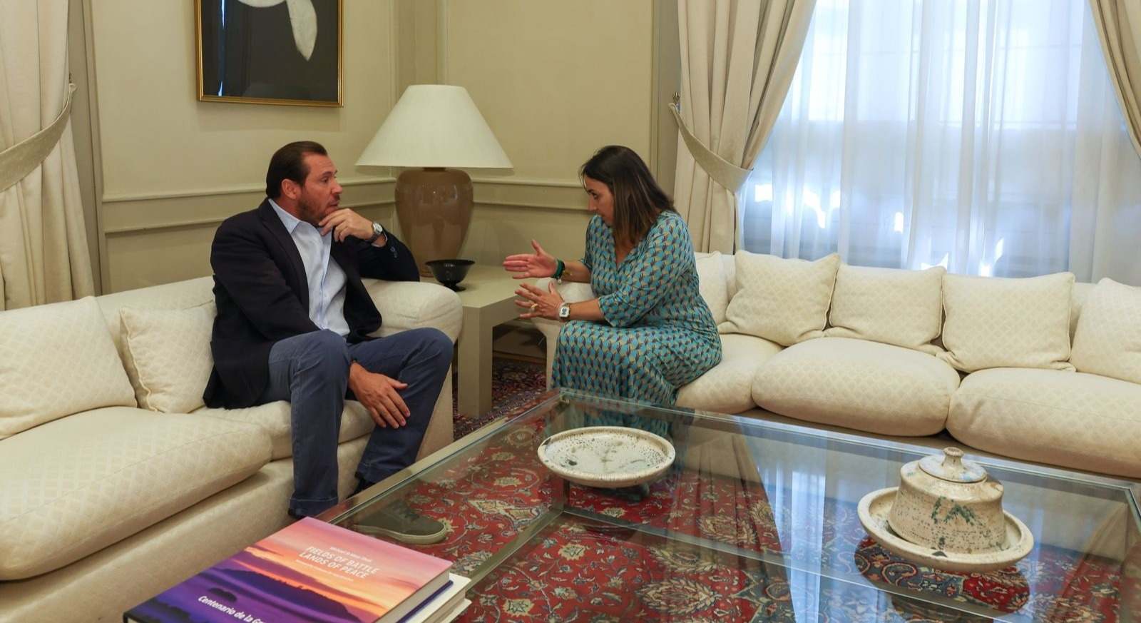 Óscar Puente y Miriam Andrés, durante un momento de su reunión