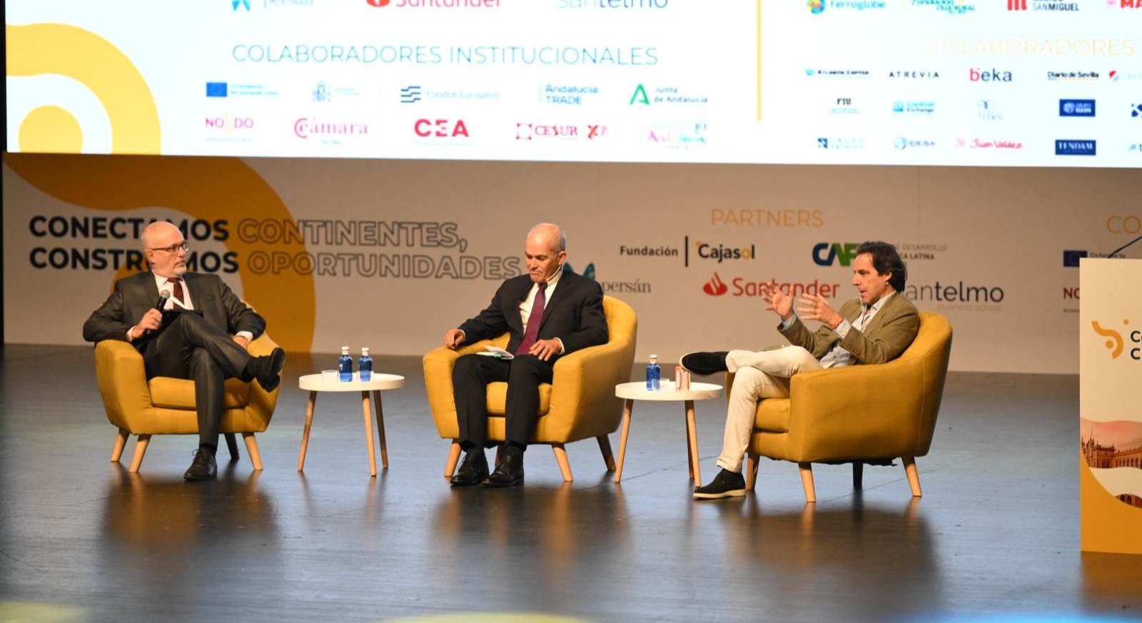 Roque Benavides y Javier López Madrid en el congreso de CEAPI