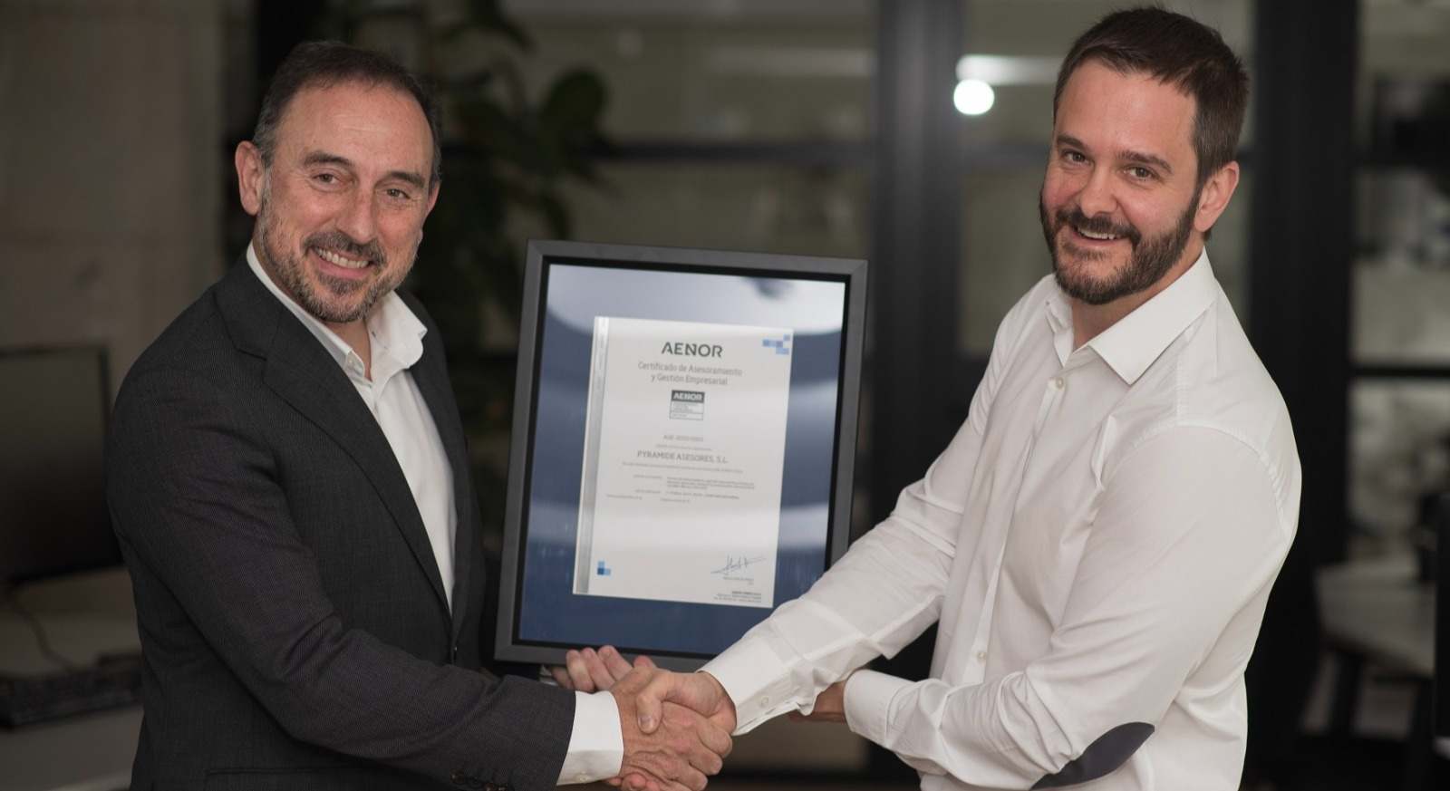 Entrega de la certificación de Aenor