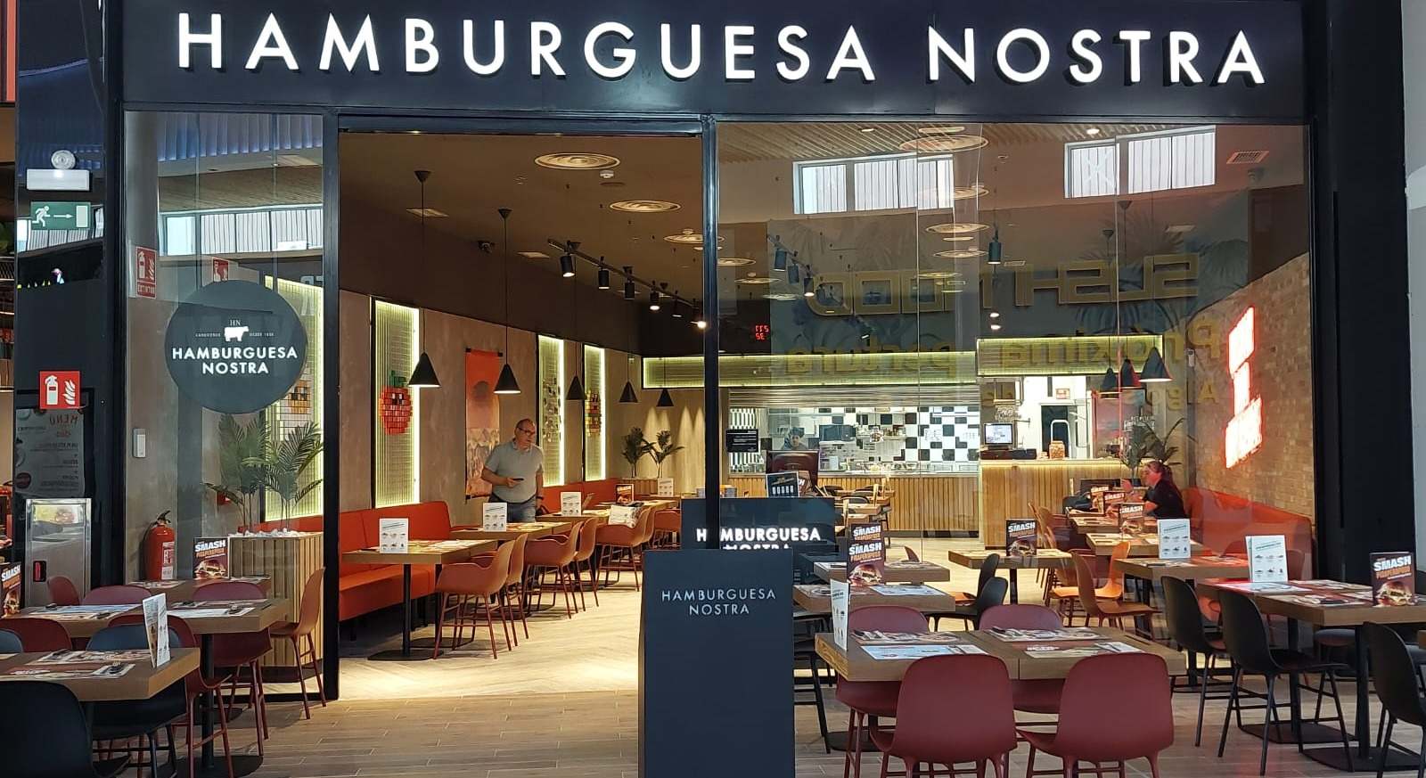 Un restaurante de Hamburguesa Nostra. EE