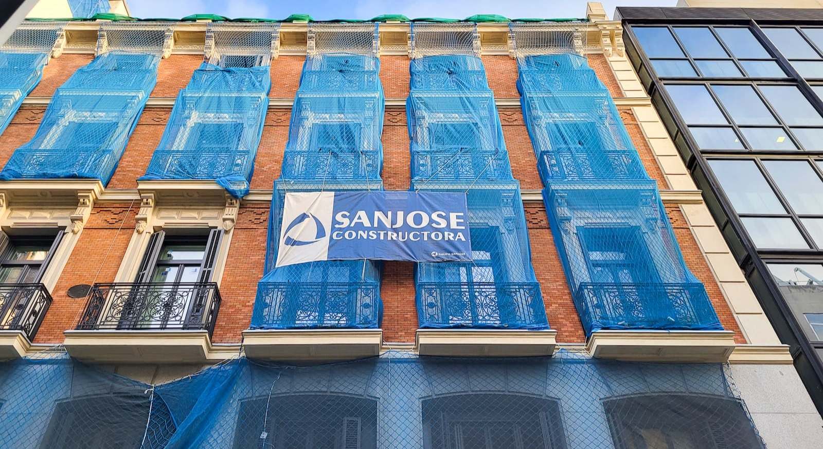 Rehabilitación de un edificio por Sanjose. / Alberto García