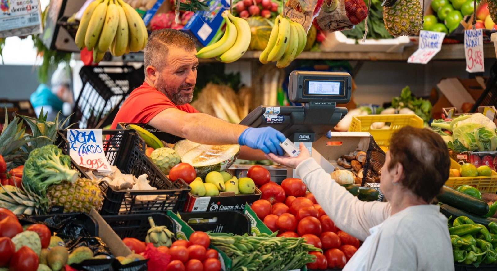 Uno de los puestos del mercado de Cádiz. Fernando Ruso