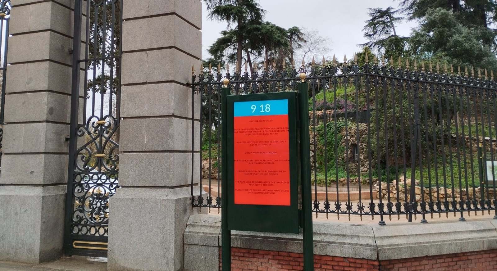 Parque del Retiro cerrado por las condiciones climatológicas.
