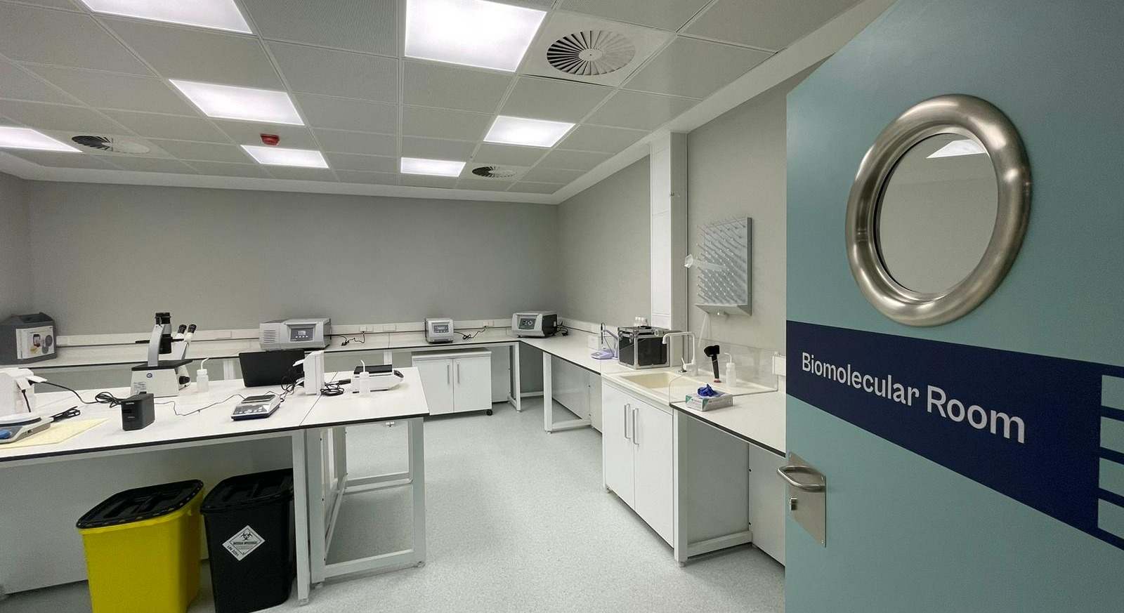 Laboratorio del edificio Il·lumina de Deeplabs en Esplugues de Llobregat. EE