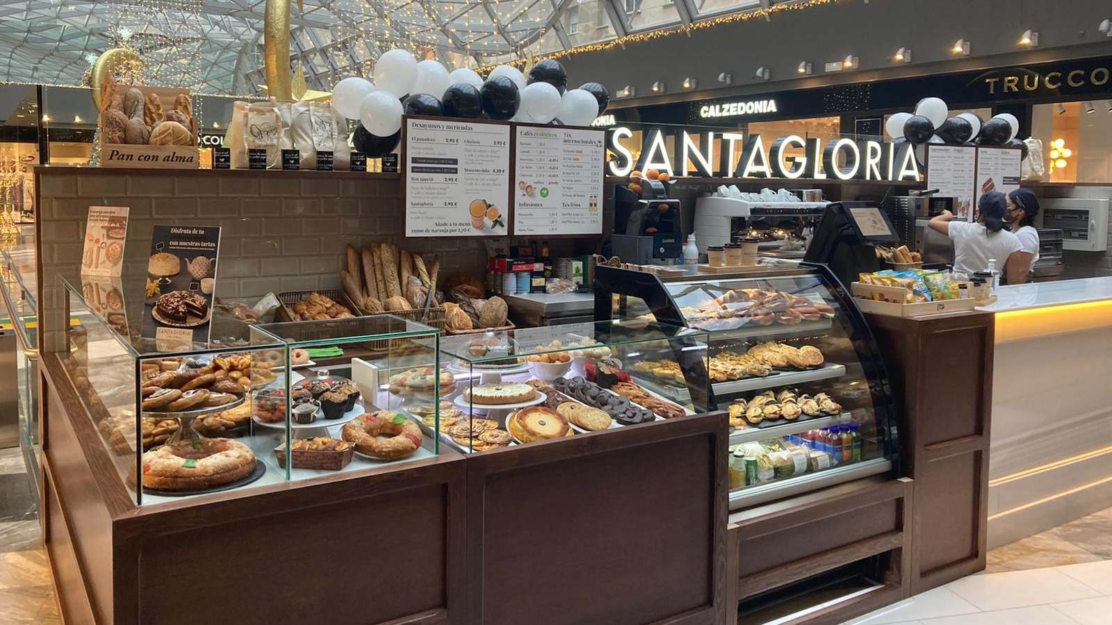 Puesta de venta de la marca de coffee & bakery Santagloria.