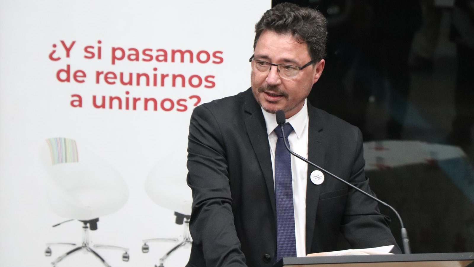 Hombre en traje
