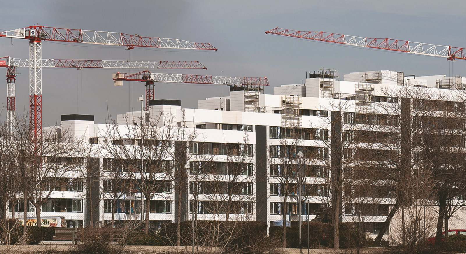 Edificios de viviendas en construcción