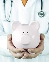 Sanidad-dinero-iStock.jpg