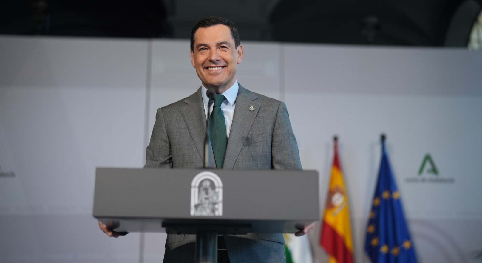 Juanma Moreno durante su comparecencia para informar de los cambios en el Gobierno.