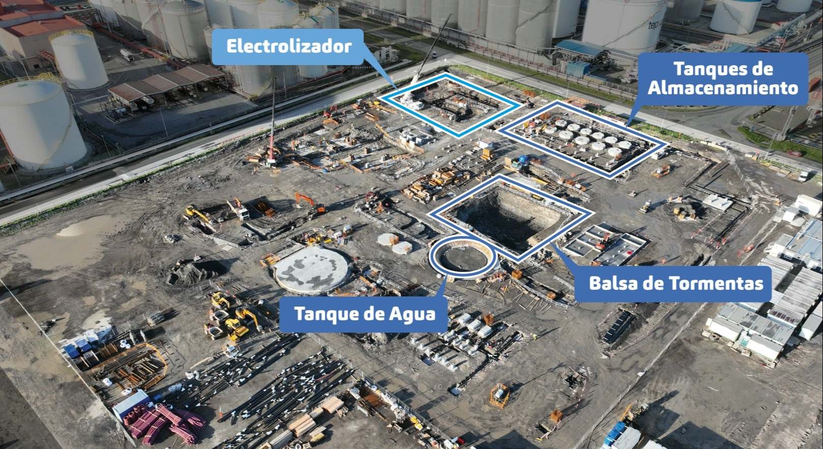Obras del electrolizador de Petronor en el Puerto de Bilbao
