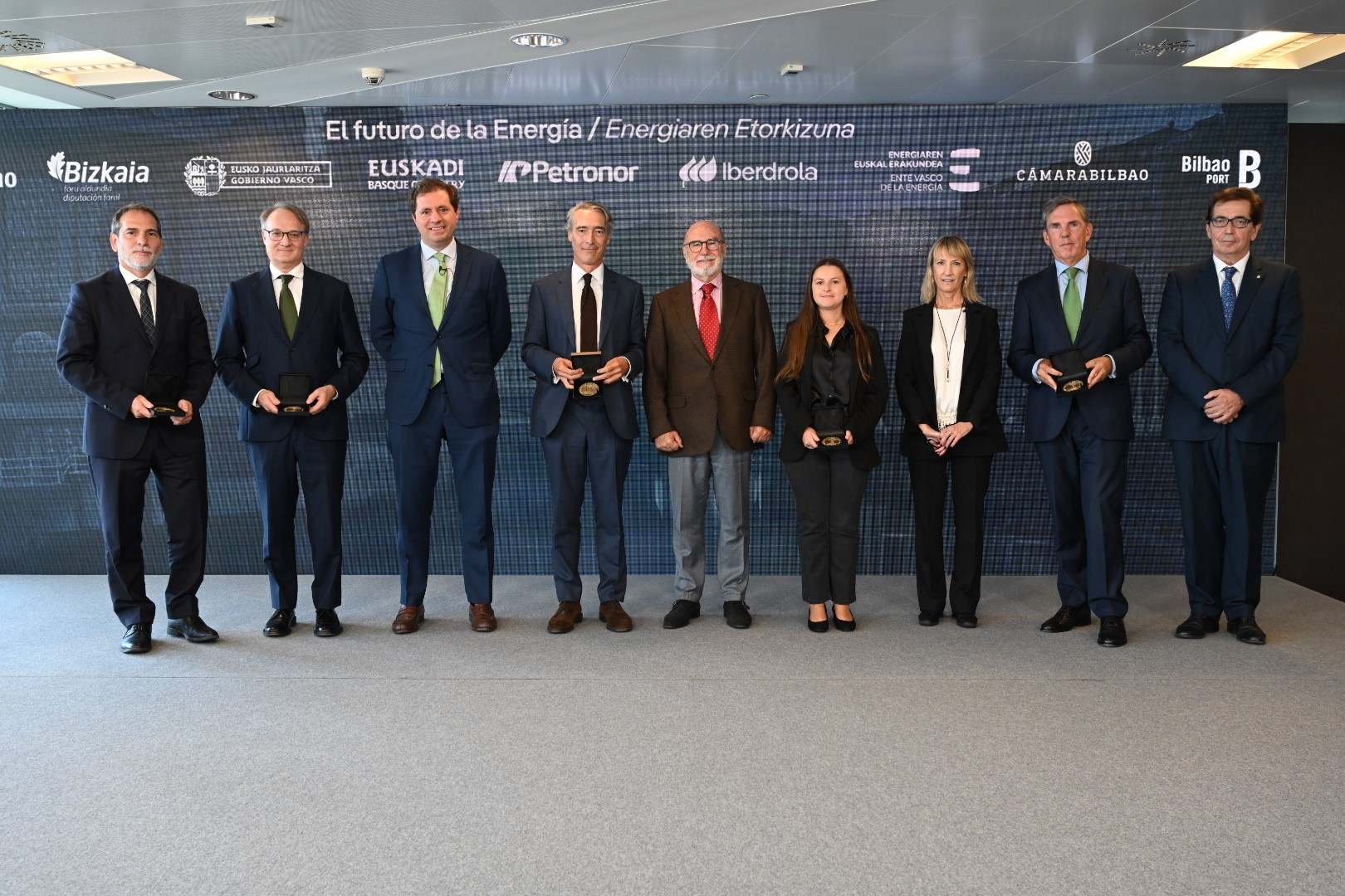 Cuerpo Consular Bilbao Jornada Foto familia.jpg