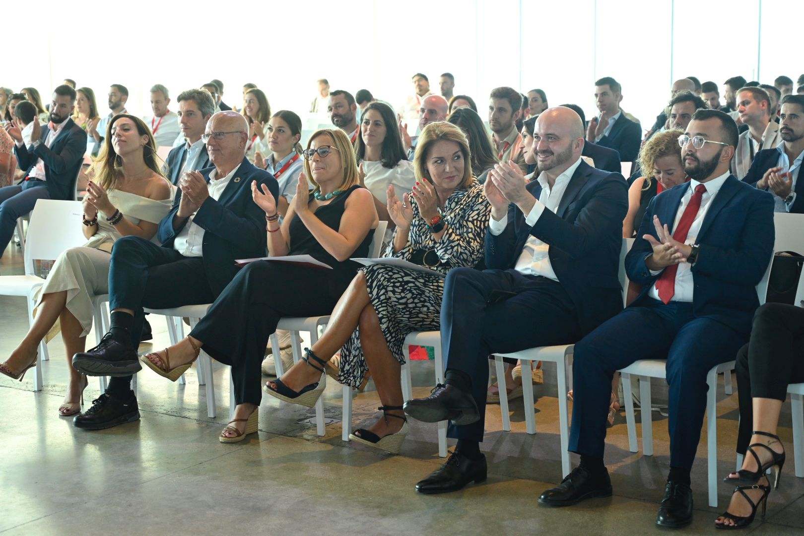 Ana Vila (presidenta de AJECV), Vicent Grimalt (alcalde de Dénia), Pilar Bernabé (delegada del Gobierno en la Comunidad Valenciana), Susana Camarero (presidenta de la Generalitat Valenciana); y Fermín Albaladejo (presidente de CEAJE). José Iglesias