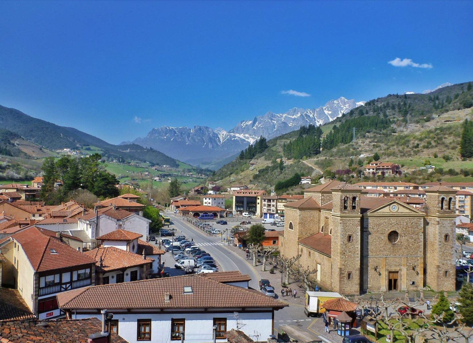 potes-municipio-1.jpg