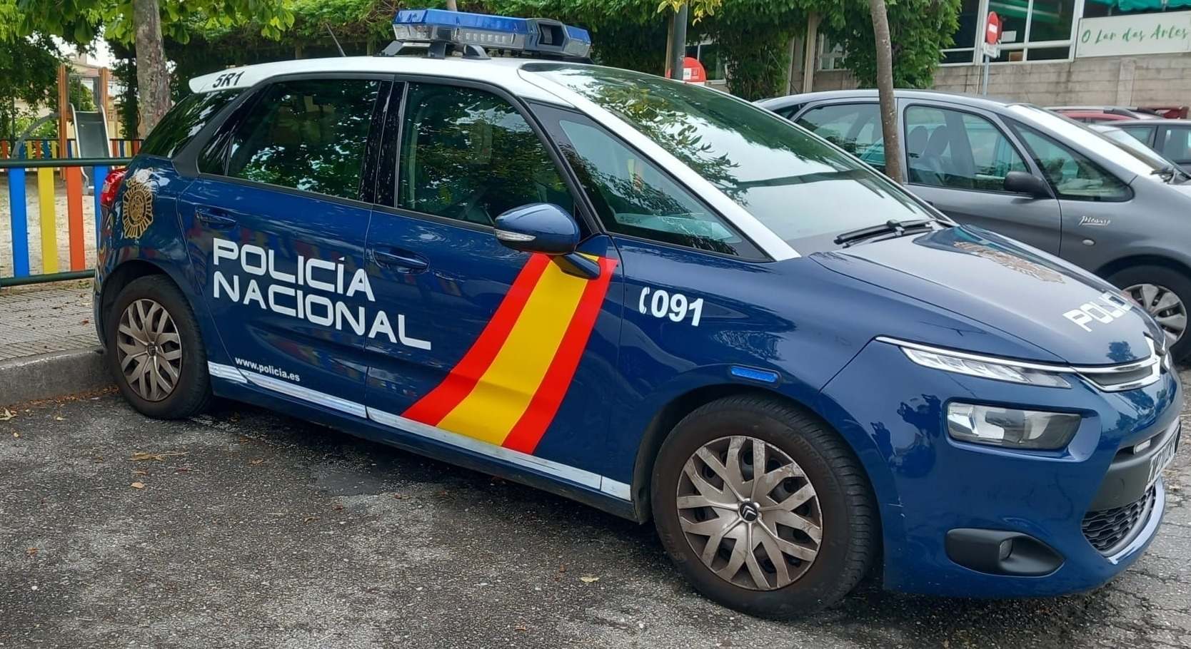 Coche de la policía nacional