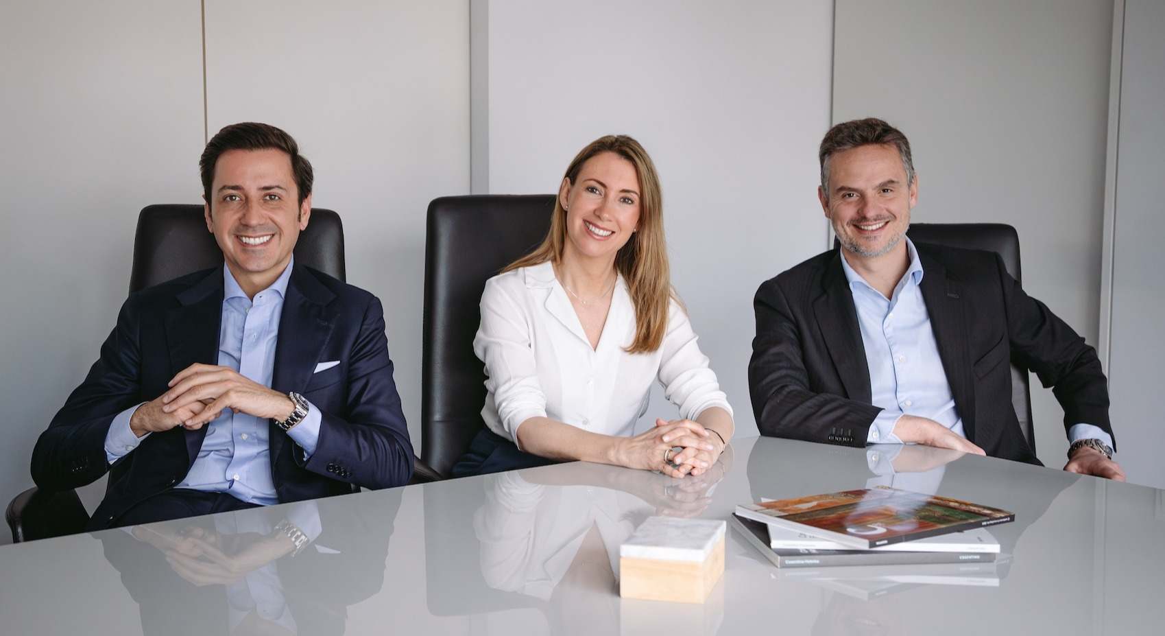 Eduardo y Pilar Cosentino, con Álvaro de la Haza a la derecha de la imagen.