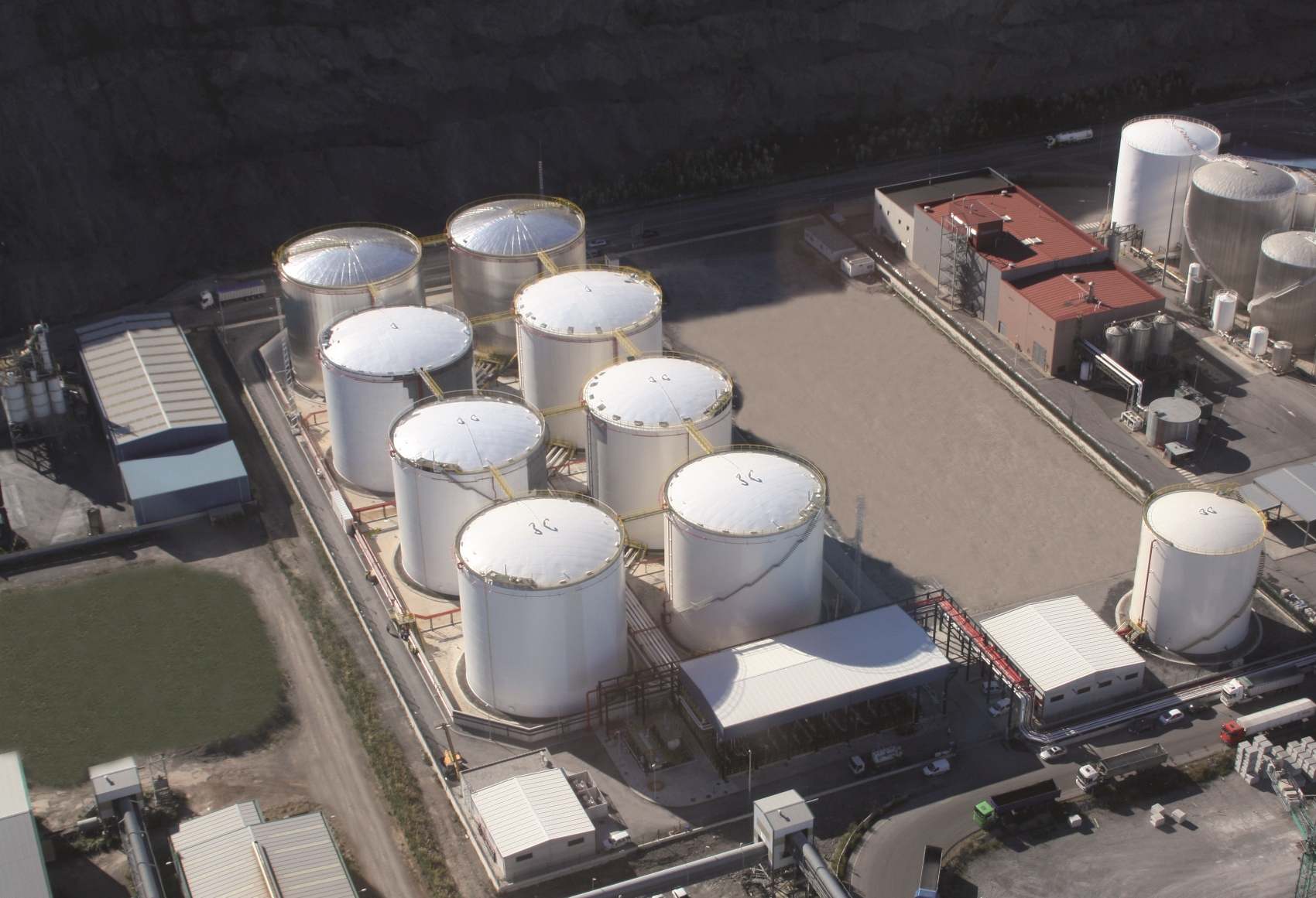 Instalaciones de Exolum en el puerto de Bilbao.
