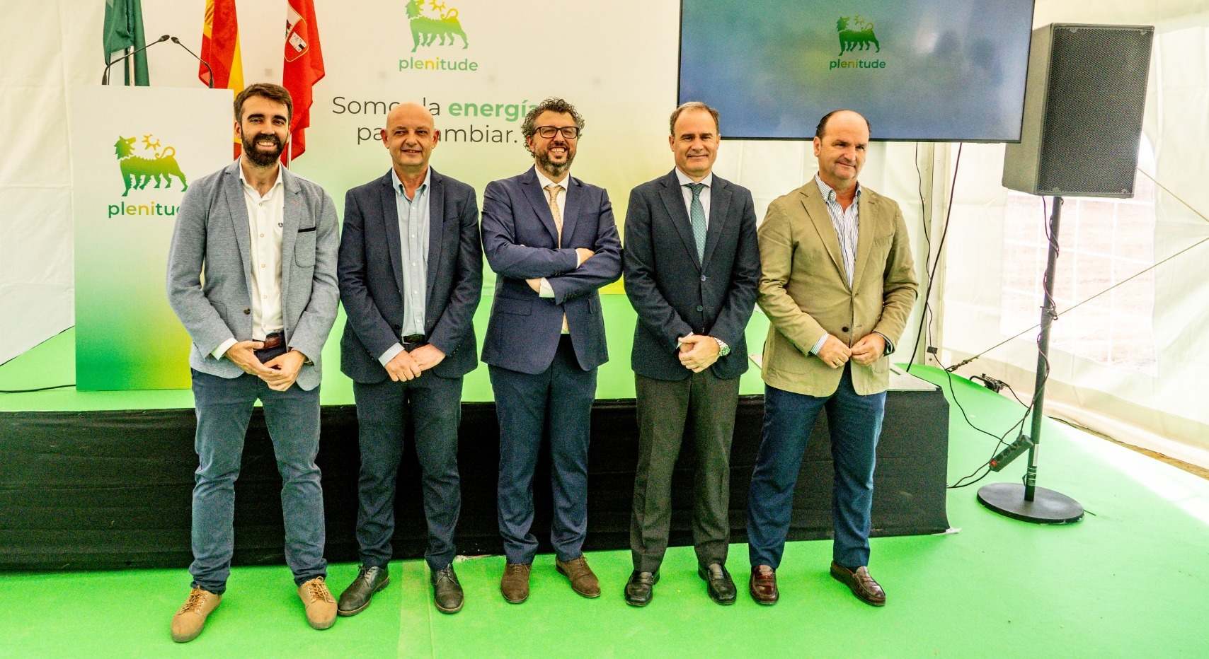 Autoridades presentes en el inicio de las obras.