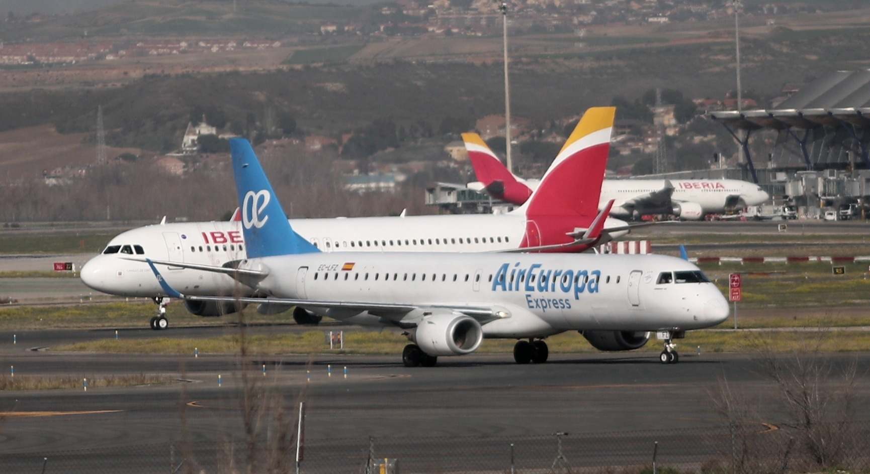 Aviones de Iberia y Air Europa.
