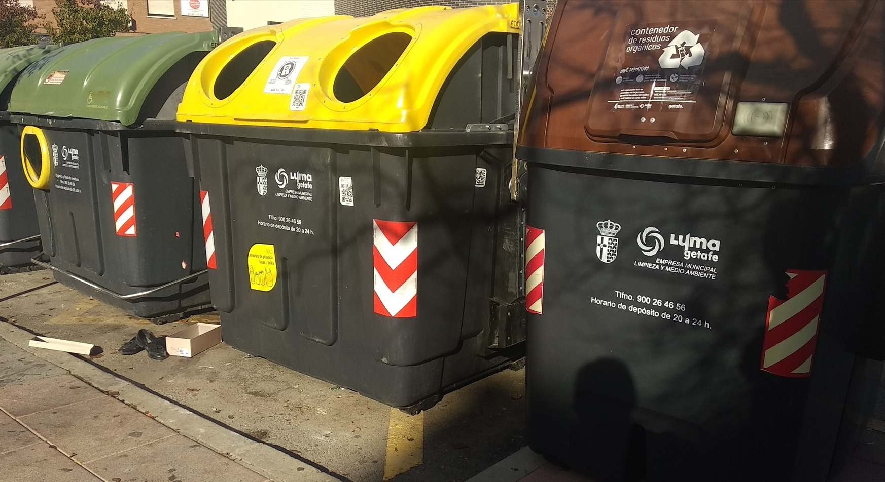 Contendores en la vía pública para la recogida de basuras. / Foto: EP