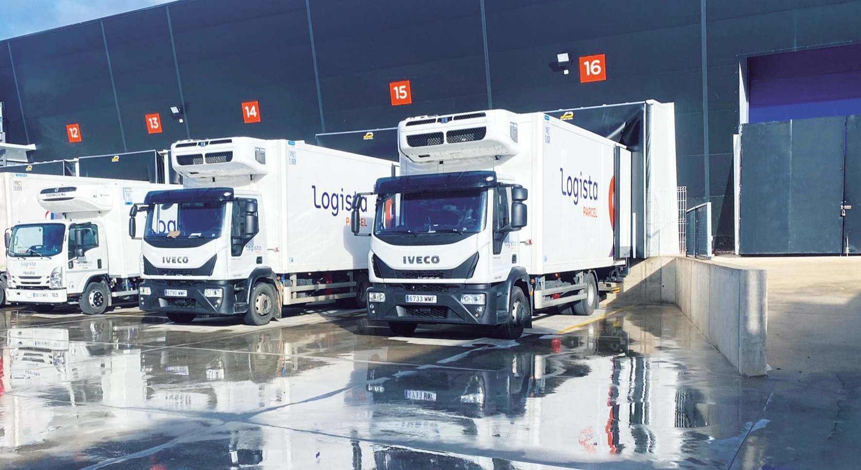 Camiones de Logista. / EE