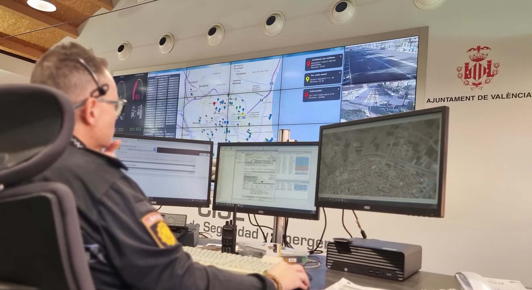 Central de comunicaciones y de control de la Policía Local de Valencia.