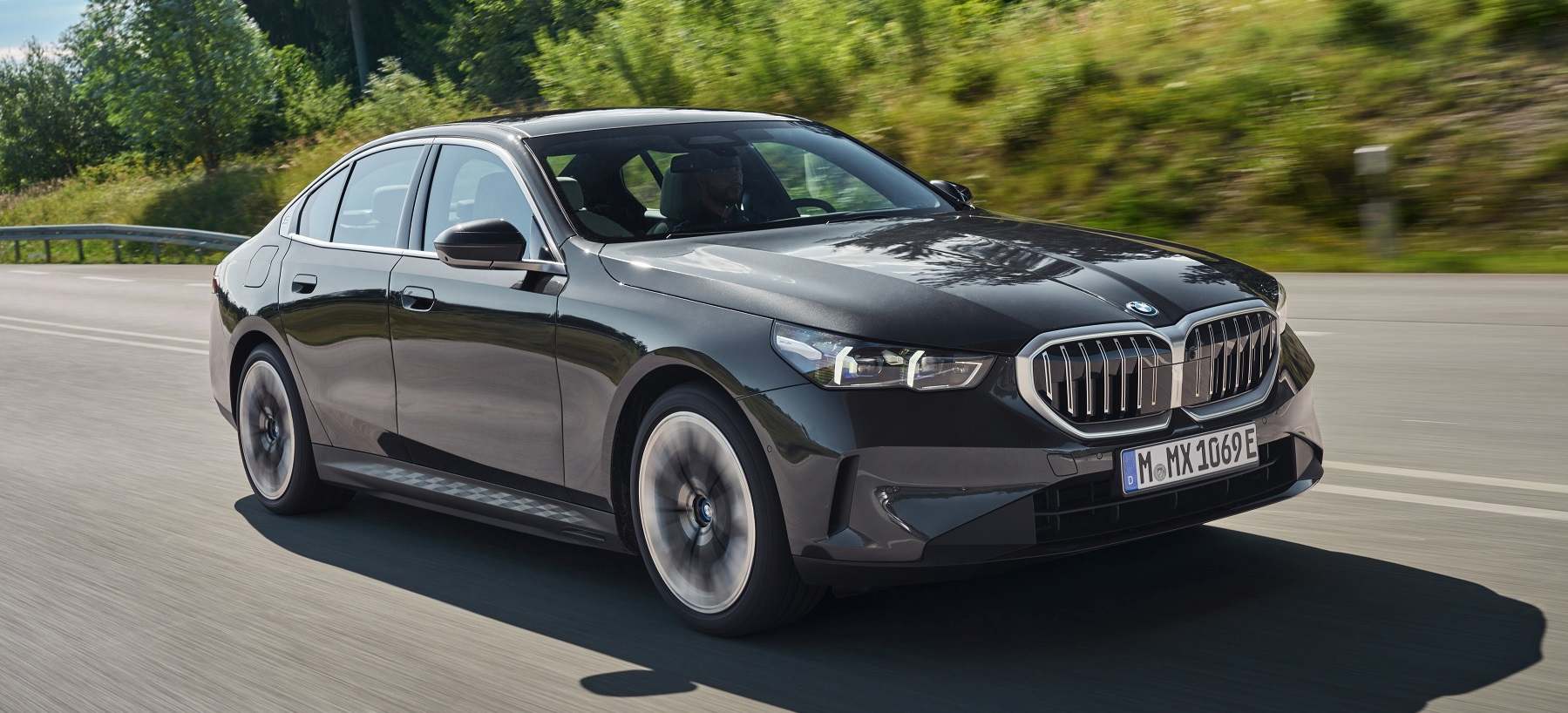 BMW-OK_highRes_the-new-bmw-530e-sop.jpg