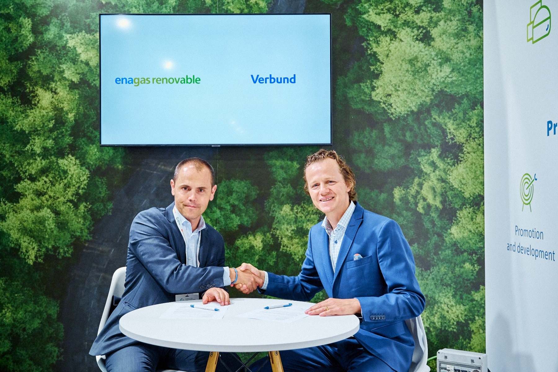 Antón Martínez, CEO of Enagás Renovable, y Franz Helm, Managing Director de Verbund Green Hydrogen GmbH