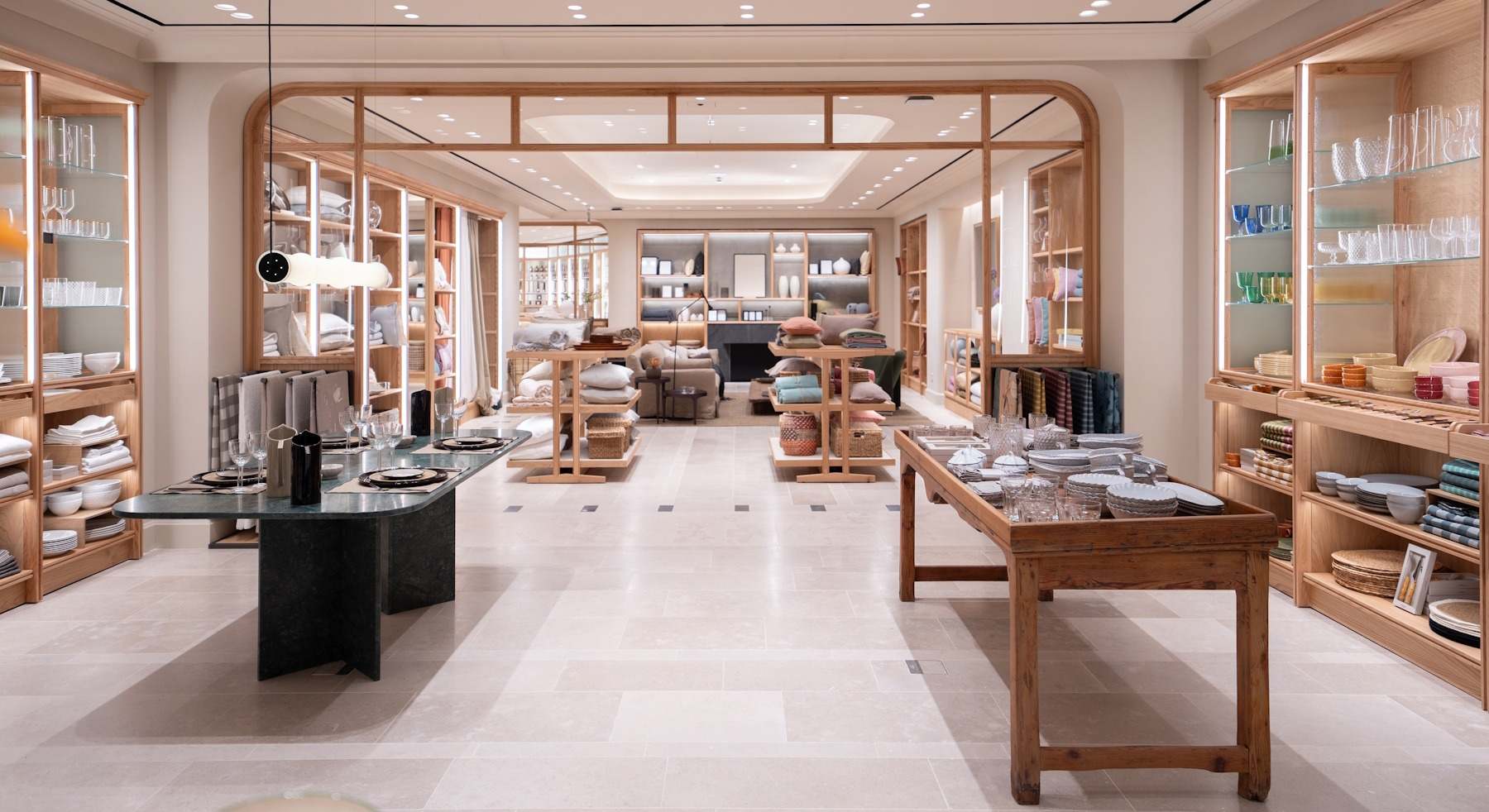 Interior de la primera tienda de Mango Home en Barcelona.