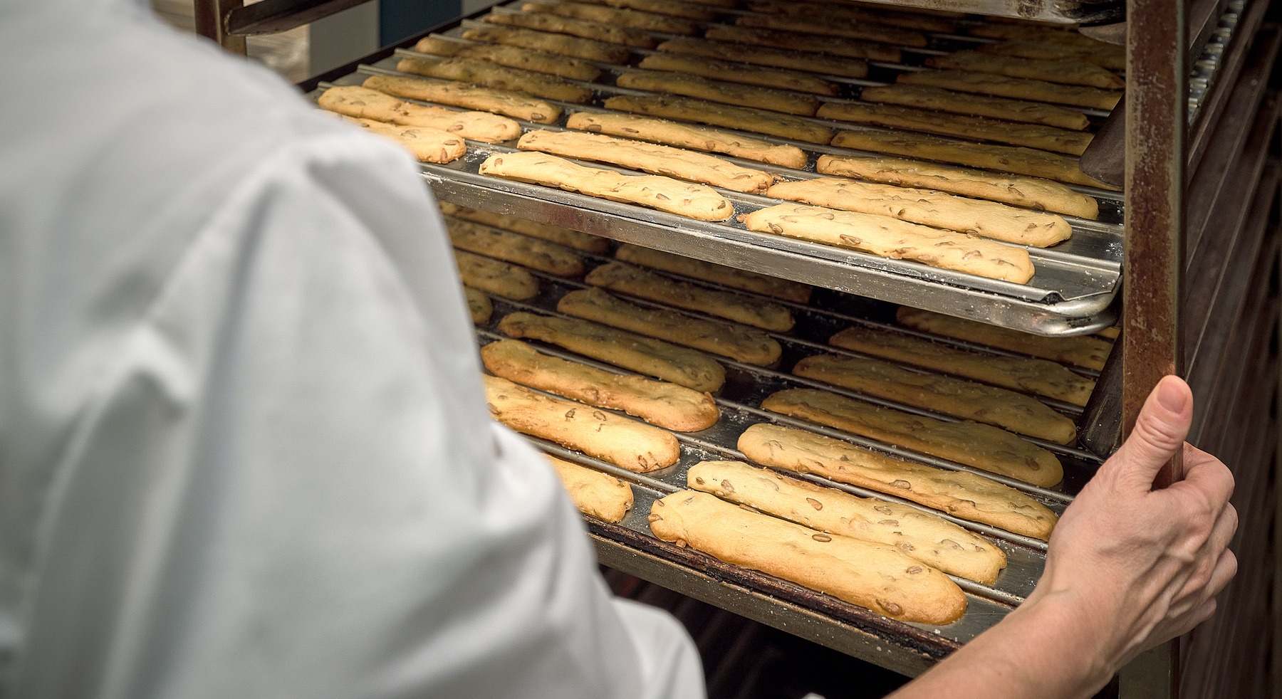 Un horno con 'rosquilletas' de Anitin.