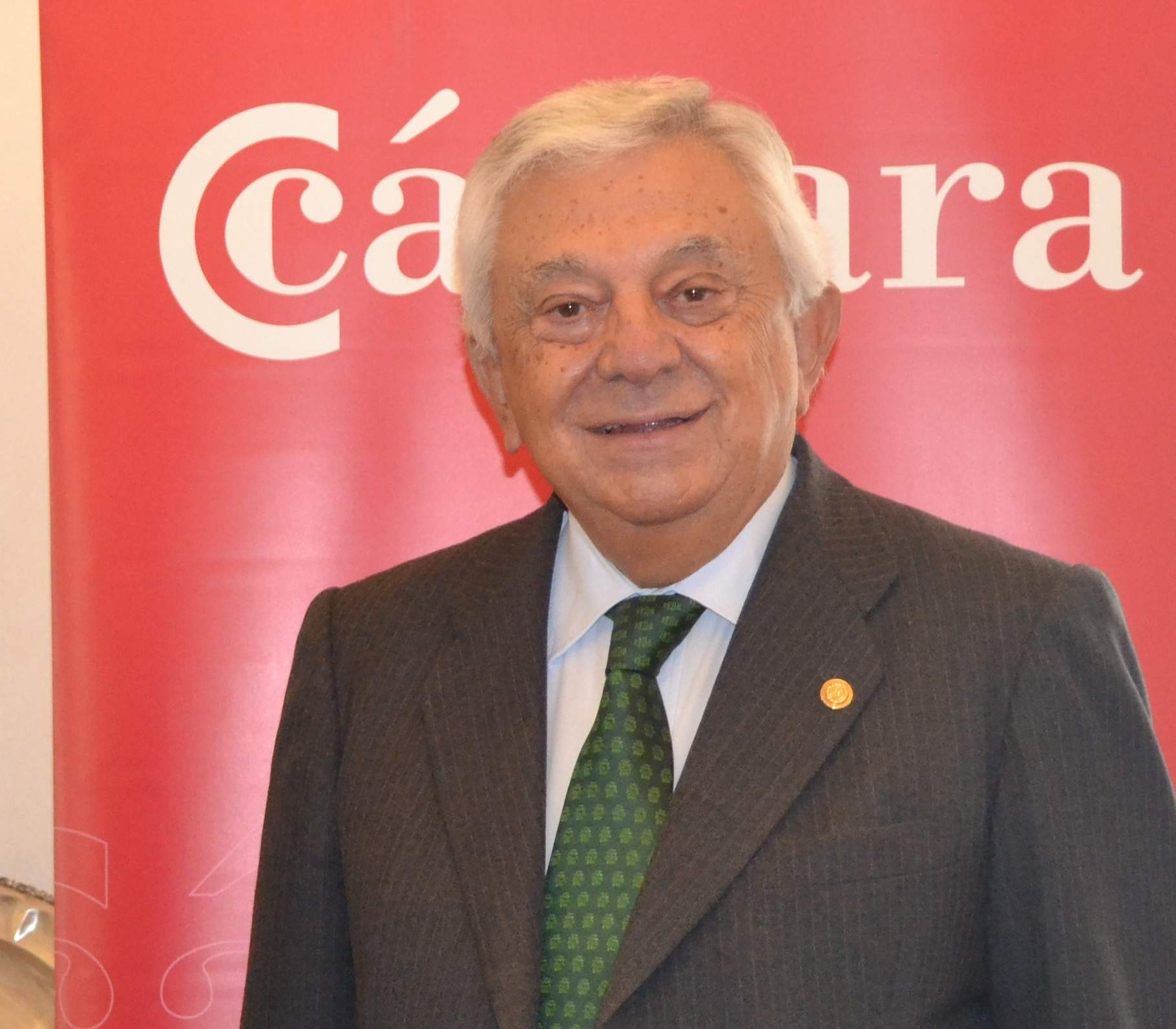 FHL-Fondo-Rojo-Camara-1.jpg