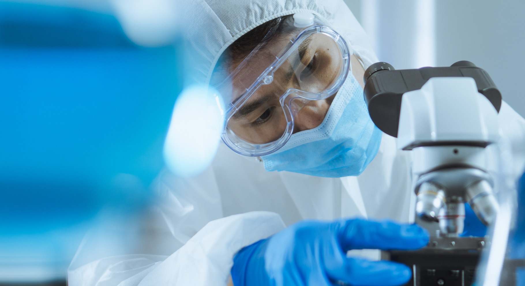 Científico en el laboratorio