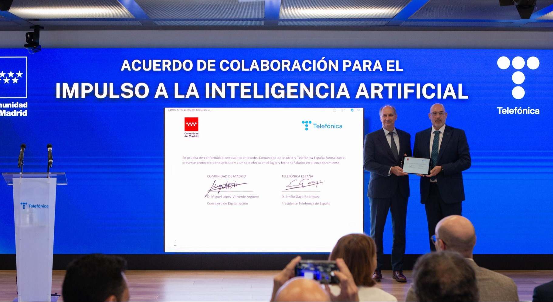 firmaenlaCabina.jpg