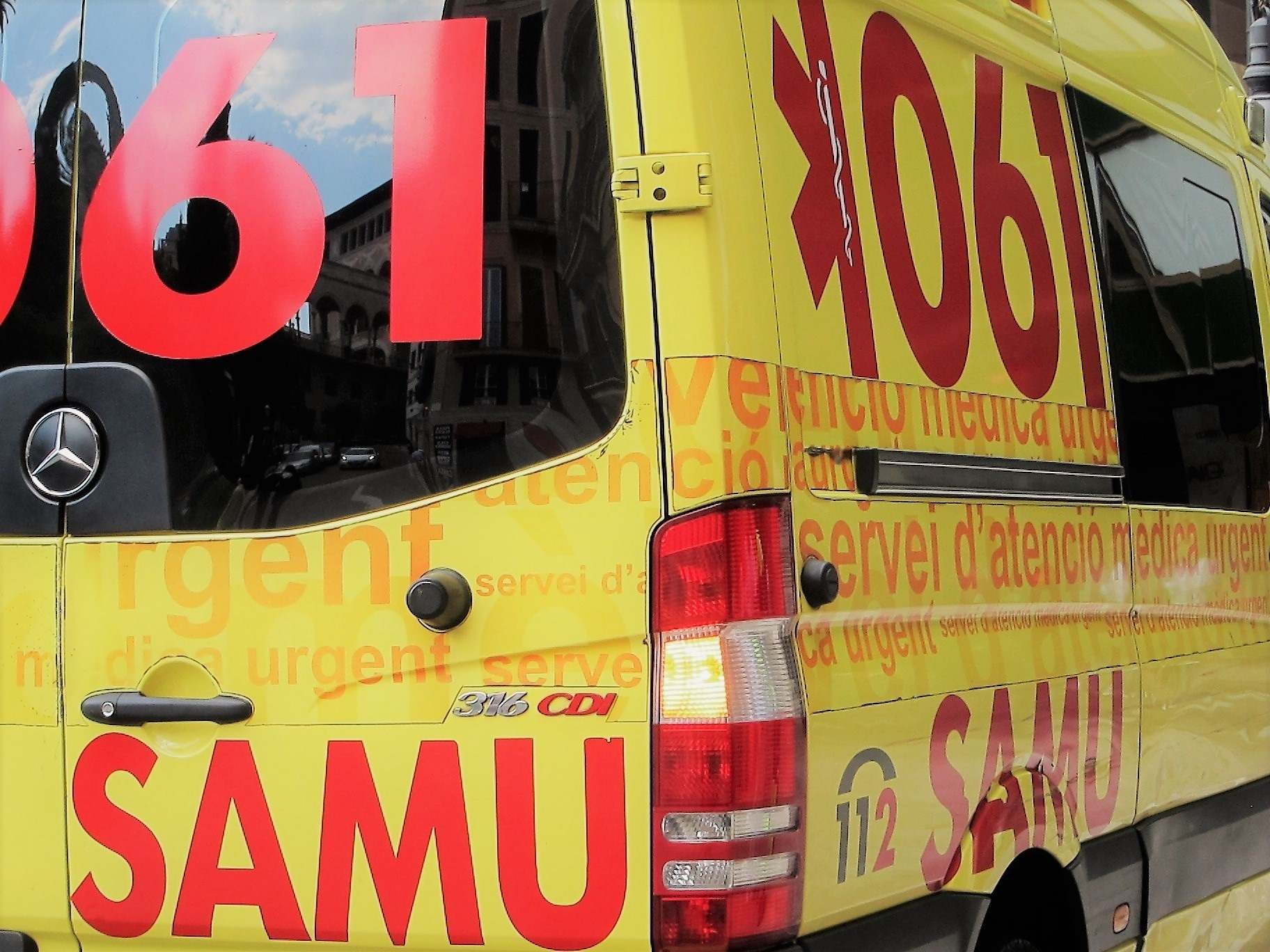 Imagen de recurso de una ambulancia del 061 de Baleares.